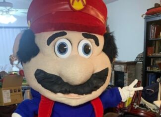 Museu especializado em Nintendo restaura fantasia oficial do Mario de 1989