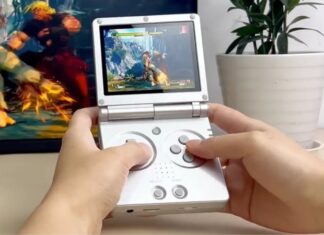Anbernic apresenta o RG35XXSP, portátil com formato de GBA SP e que roda vários clássicos