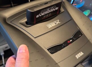 Entusiastas criam um SEGA Neptune, integrando um Mega Drive e um 32X num só console