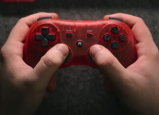 Retro Fighters apresenta o Defender Pro Series, um controle sem fio feito para PS1, PS2 e PS3