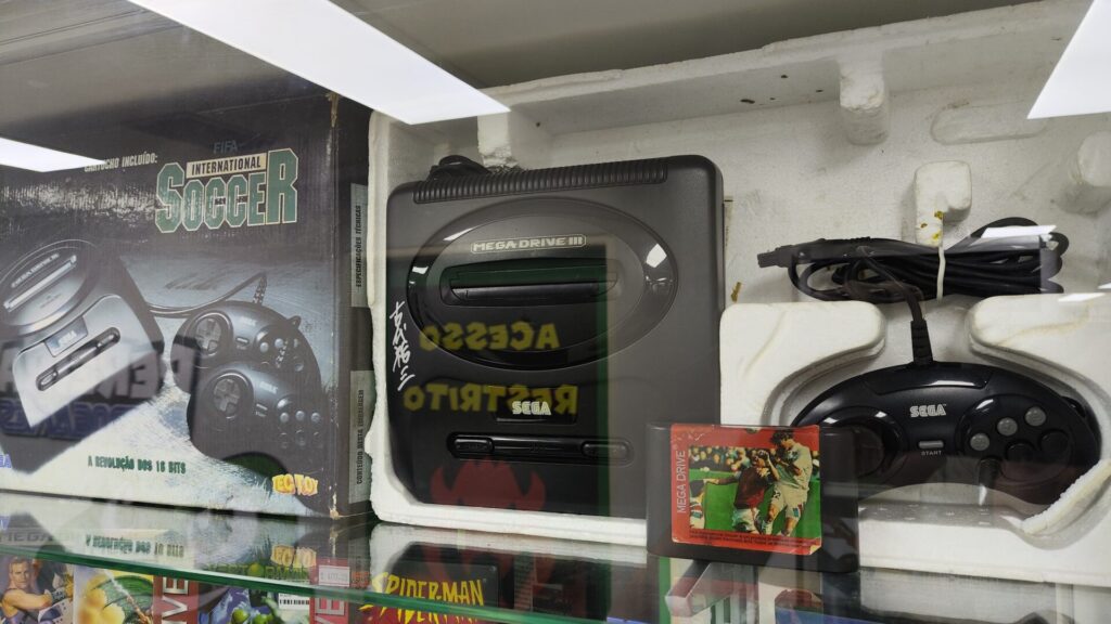 Megadrive 3 autografado por Yuzo Koshiro